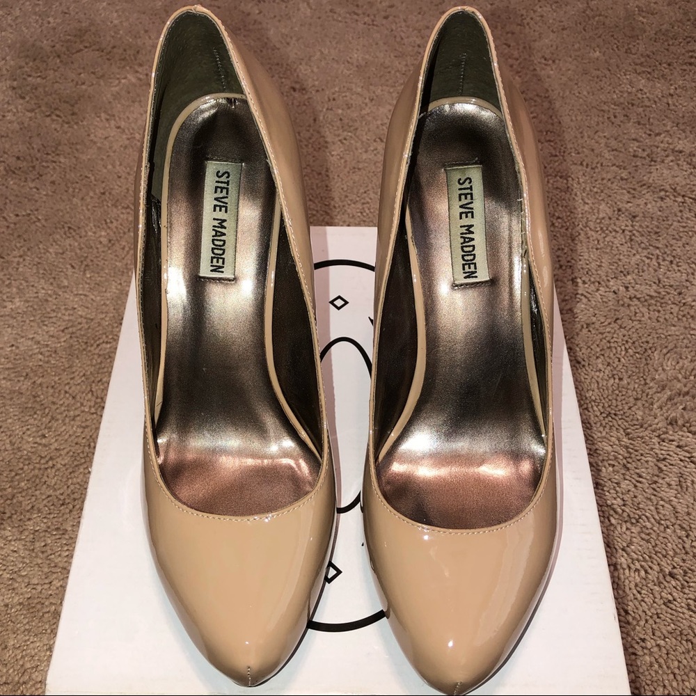 Steve Madden Vivvaa Tan Patent Pumps, Size 8.5